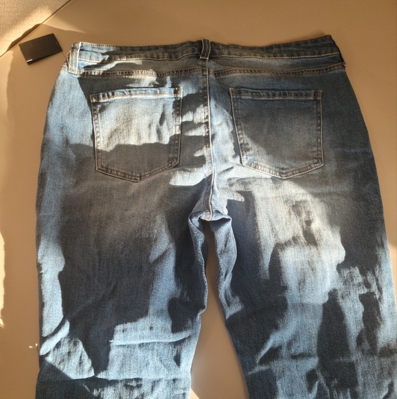 Jeans - Picture 3 of 4